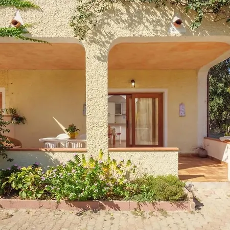 לינה וארוחת בוקר Casa Rosmarino סאן תאודורו